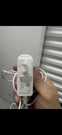 JU YUAN HAI Power Adapter Charger Model JYH37-(contact info removed)-CA White