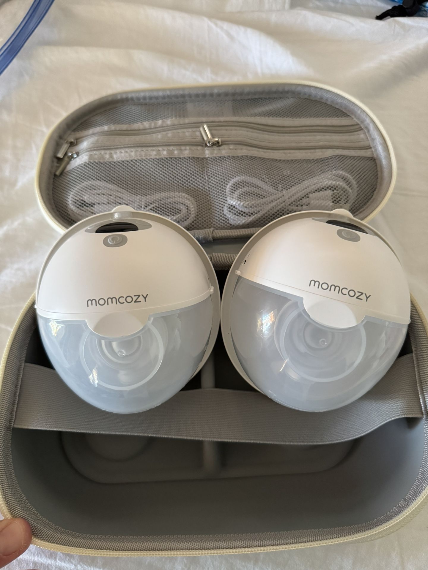 Momcozy m5 Wearable Breast Pump 