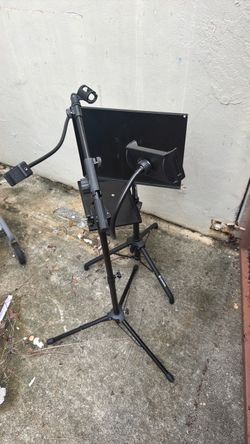 Free stands and table legs / first come first serve
