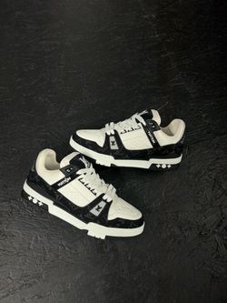 Trainer Sneakers Black White LV