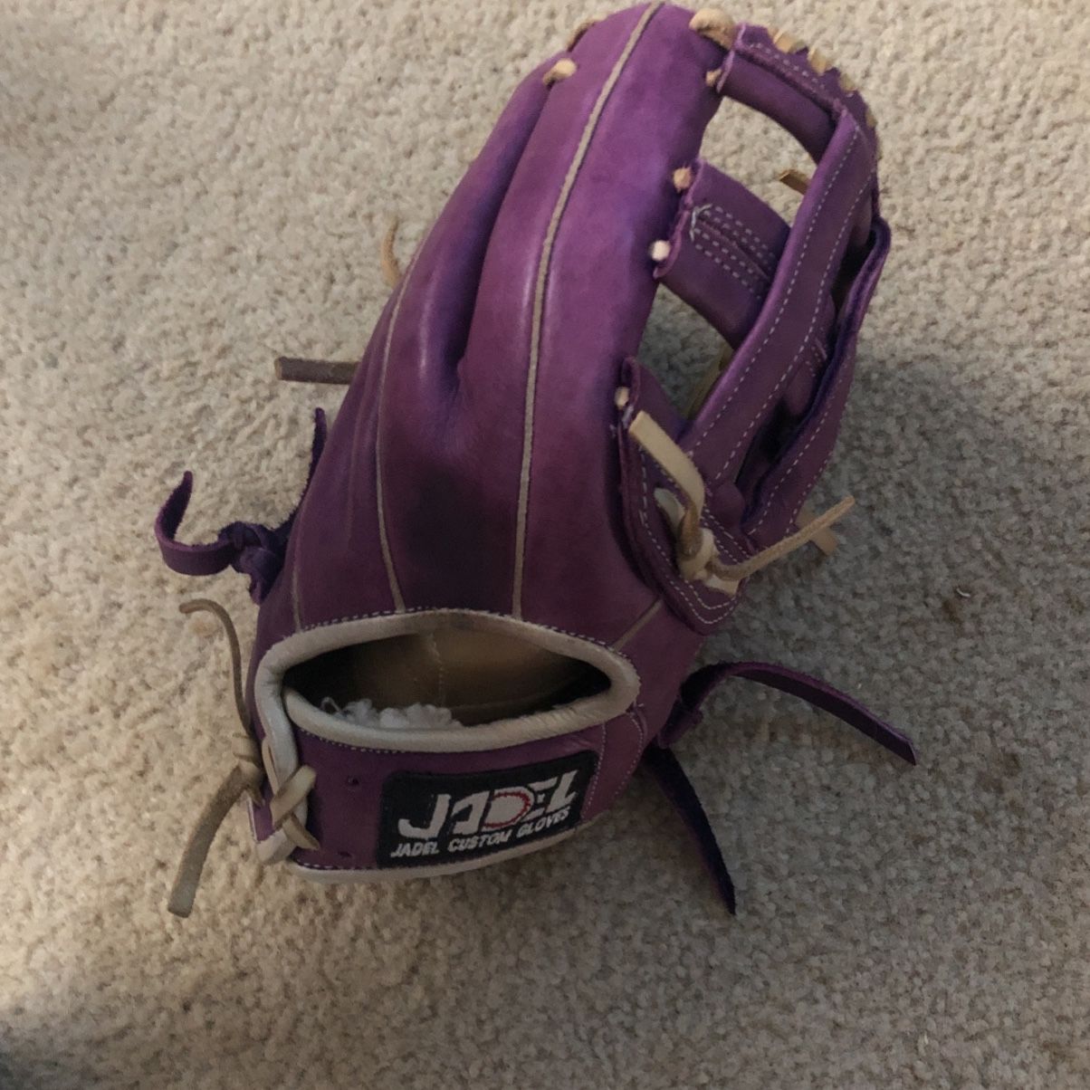 Jadel Softball Glove