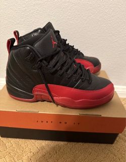 Jordan 12 flu game size 7s