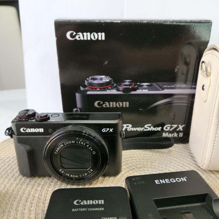Canon G7X Mark II PowerShot Vlogger Camera Bundle