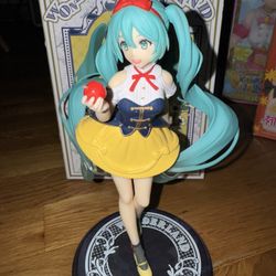 Miku Figure 