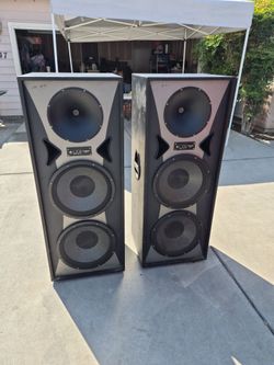 Pro studio speakers. 4x15's