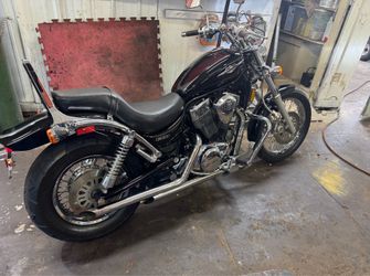 2005 Suzuki Boulevard S83