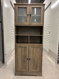Kitchen / dining room Pantry
