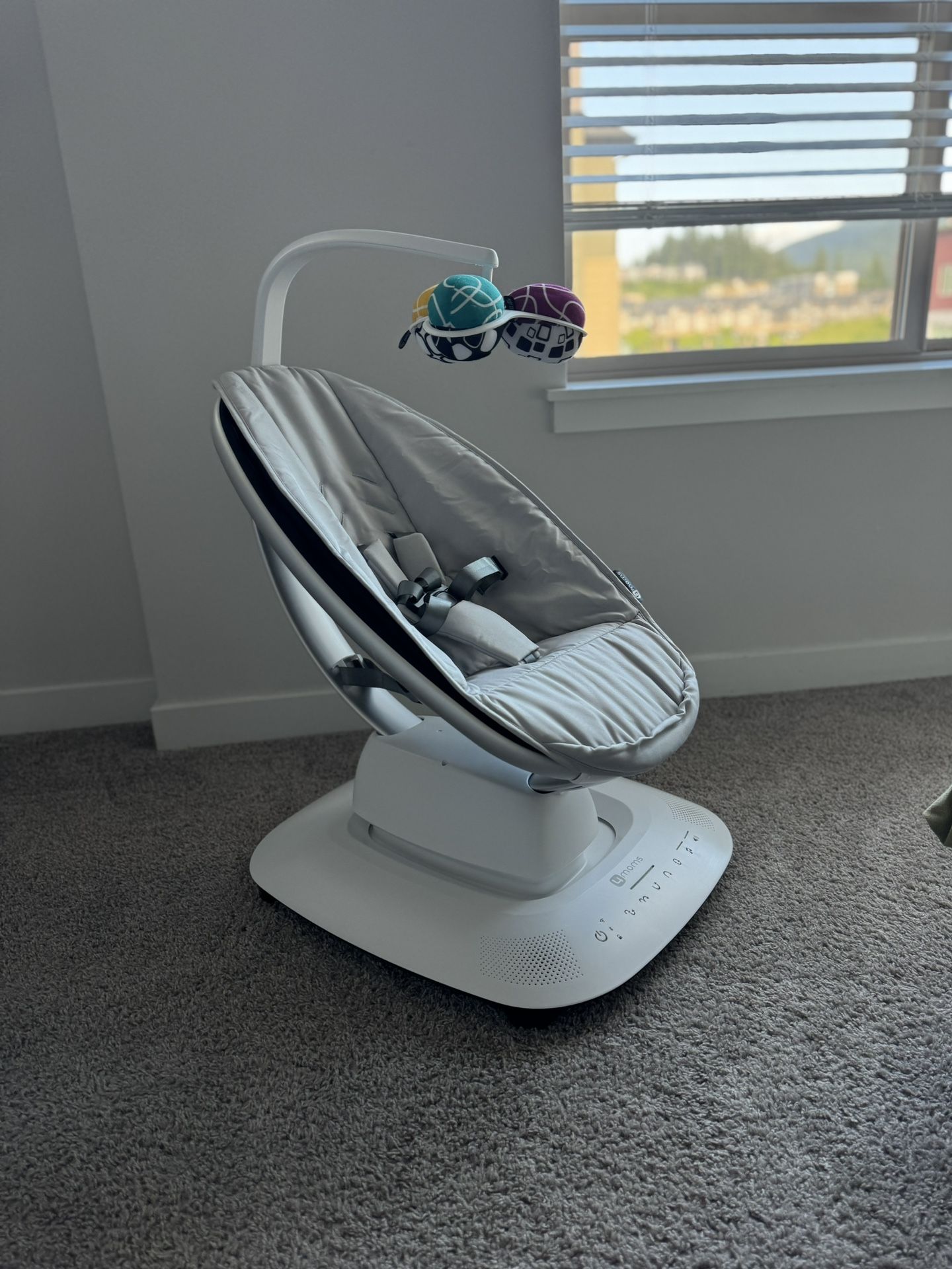 4Moms Mamaroo Swing