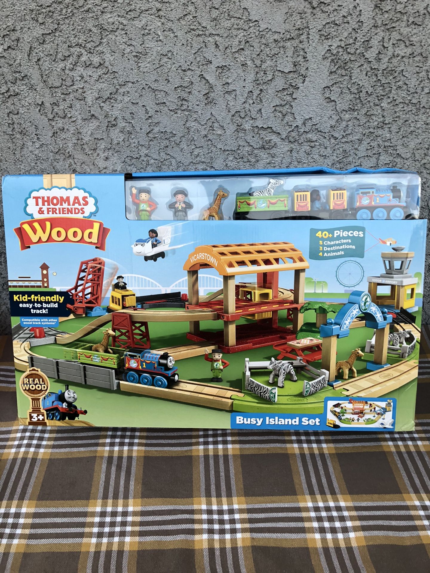 Thomas & Friends Wood Busy Island Playset with Accessories