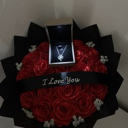 Valentine Day Gift/ Valentine Day Bouquet/ Flower Bouquet/ Flower Arrangement/ Ramo  