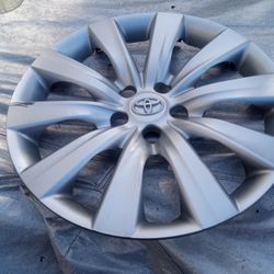 2011- 2013 Toyota Corolla Hubcap 