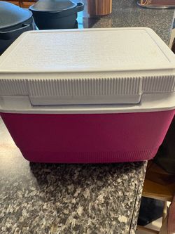 Rubbermaid lunch size cooler