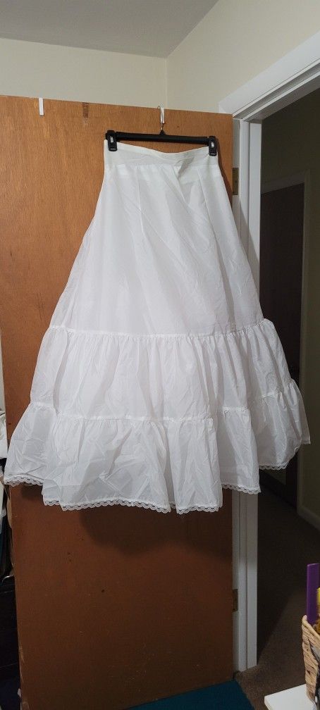 David's Bridal Size 16 Petticoat