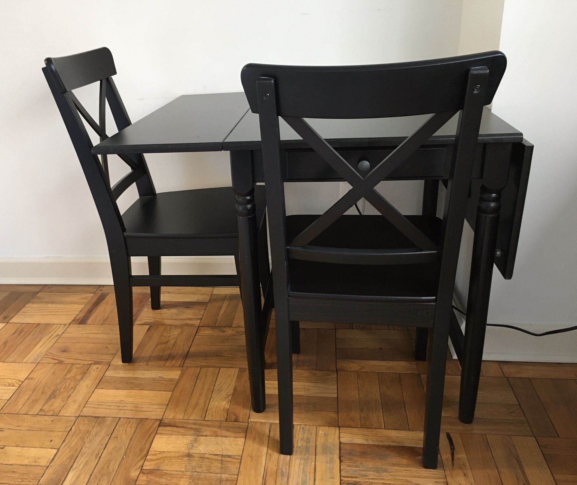 Dining Table (Extendable) + 2 Chairs