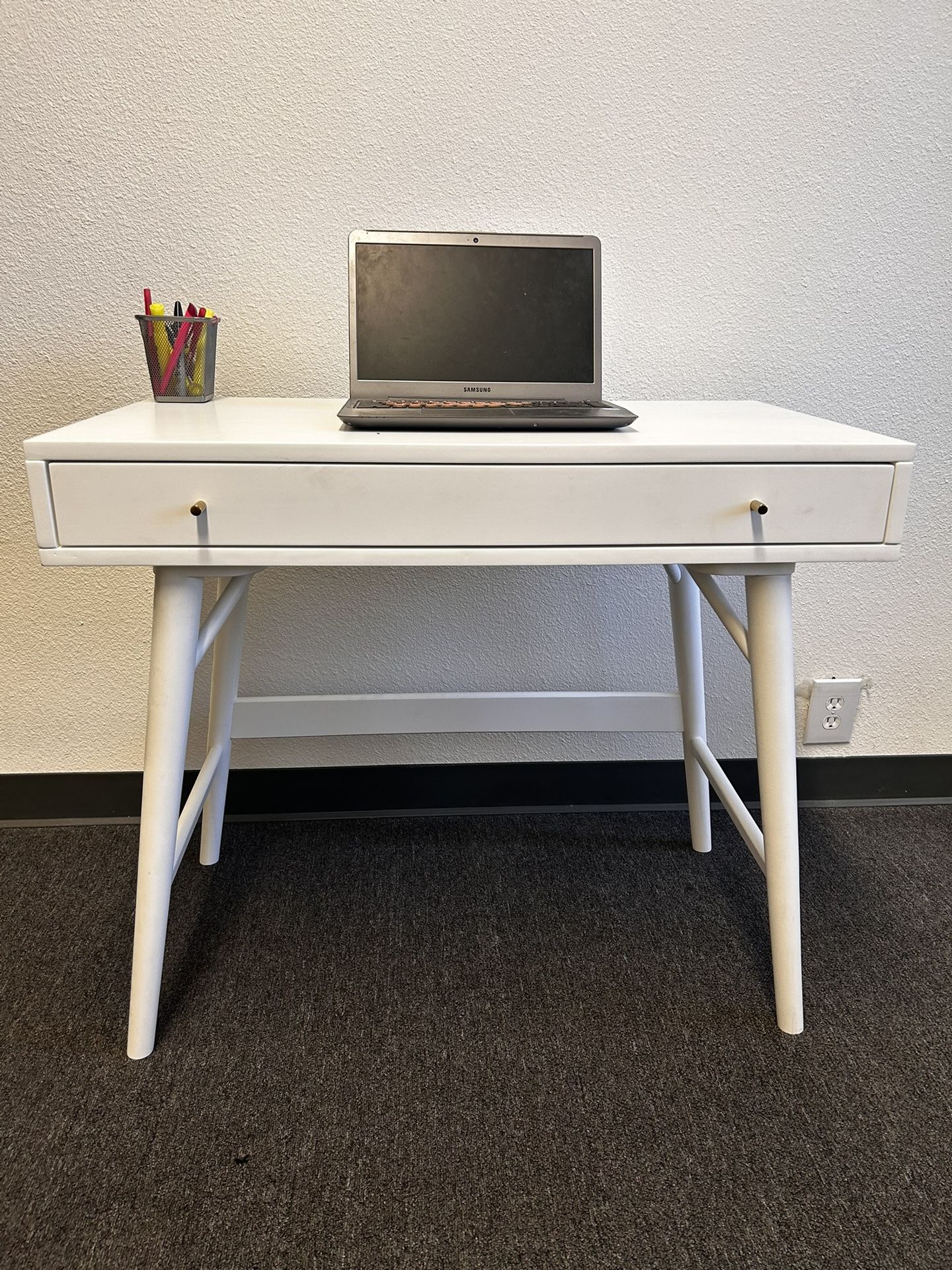 White Wood Desk