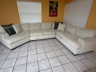 Juego de sala y mesa de comedor