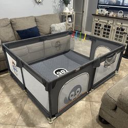 Baby playpen