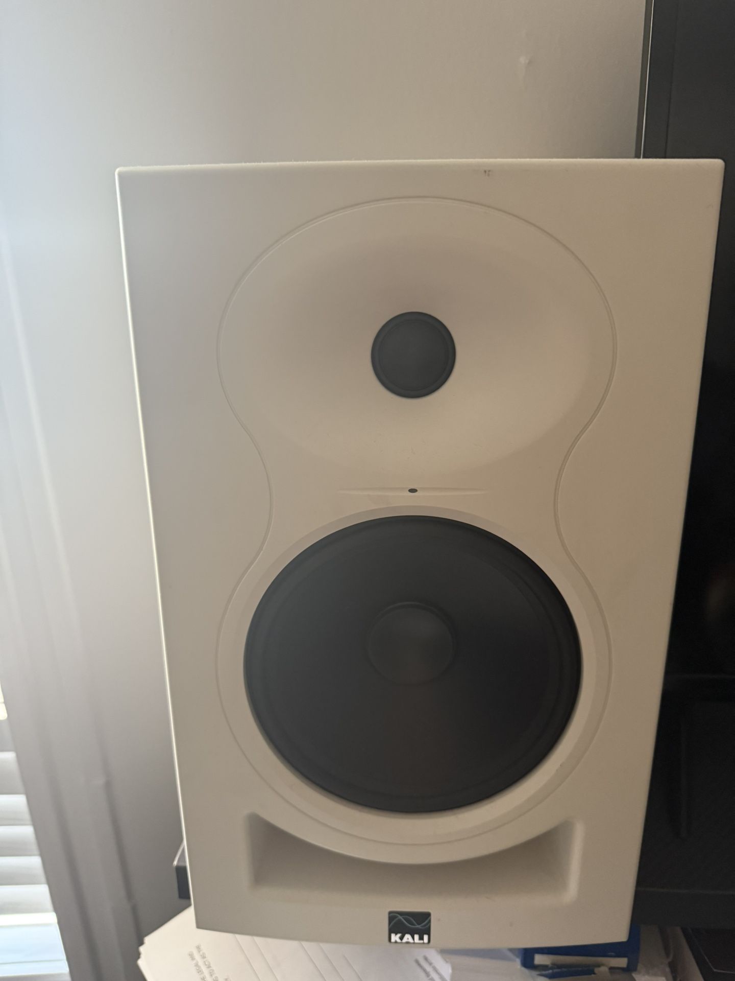 Kali Audio LP6 Powered Monitor