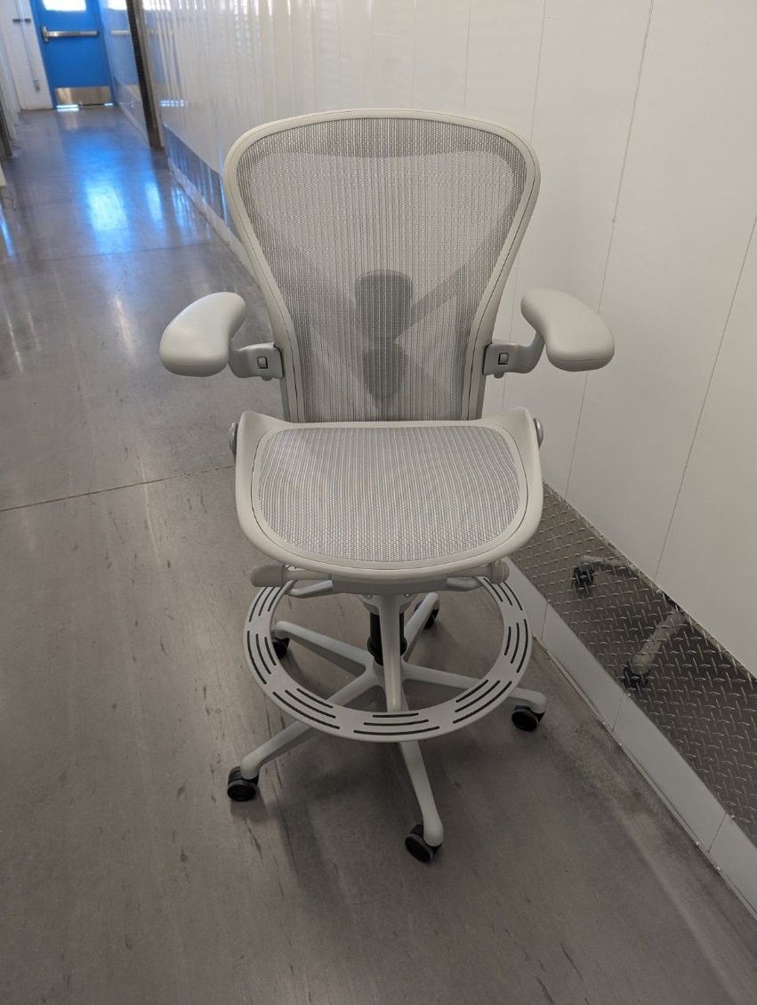 Herman Miller Aeron Remastered Drafting Stool Size B