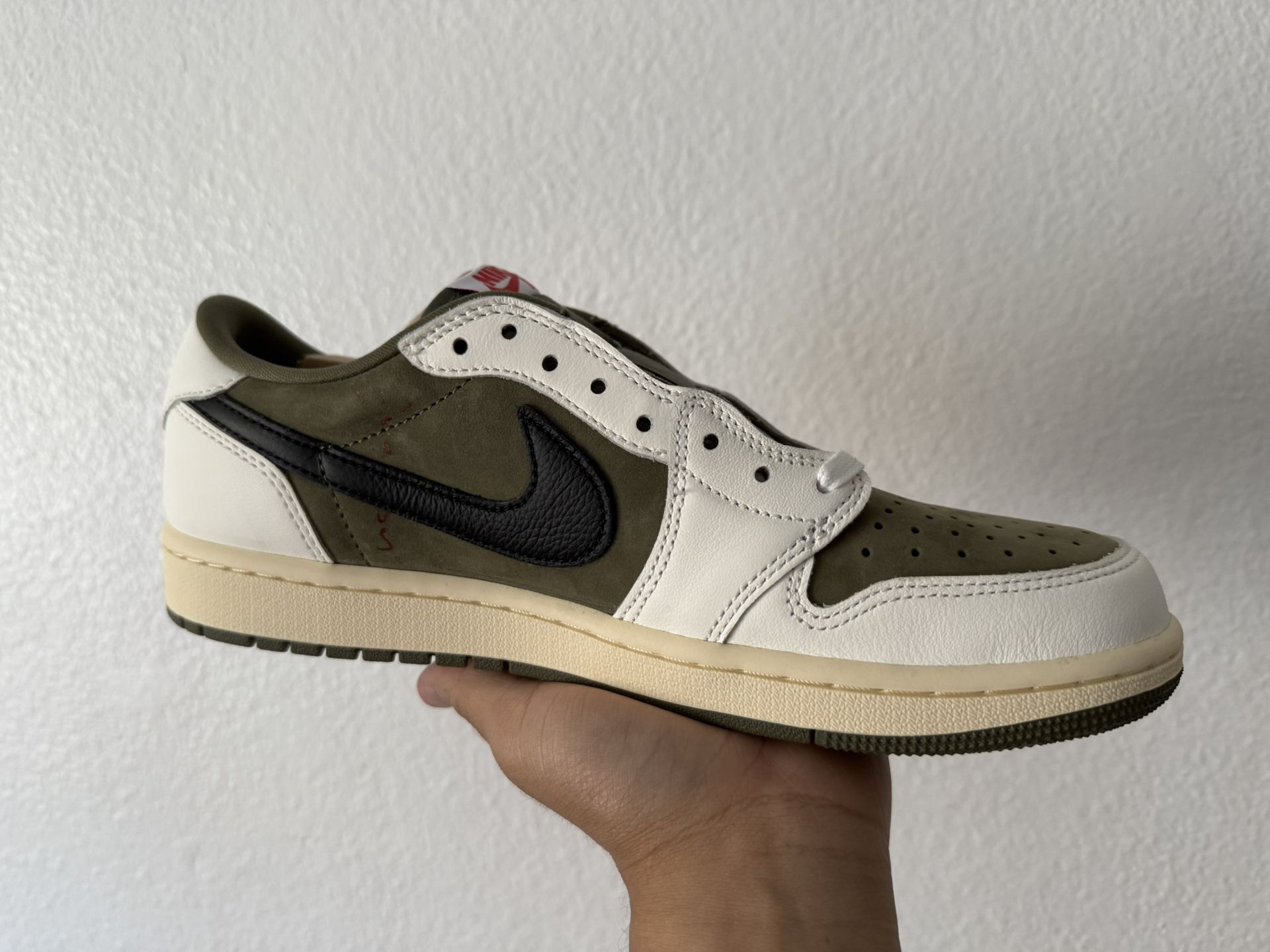 Travis Scott x Air Jordan 1