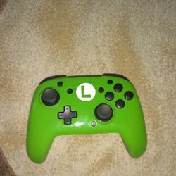 FACEOFF Deluxe Wired Pro Controller for Nintendo Switch Luigi Skin
