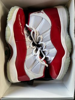 Nike Jordan cherry 11s size 11