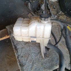 01-06 Coolant Reservoir Silverado Tahoe Sierra Yukon Suburban