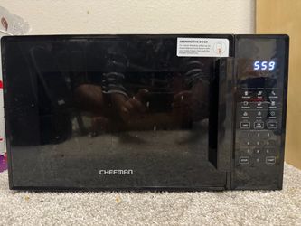 Chefman Black Countertop Microwave