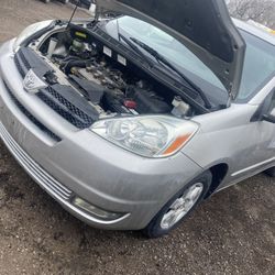 2004 Toyota Sienna