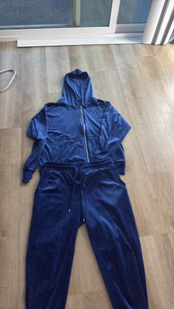 women’s velour tracksuit size large