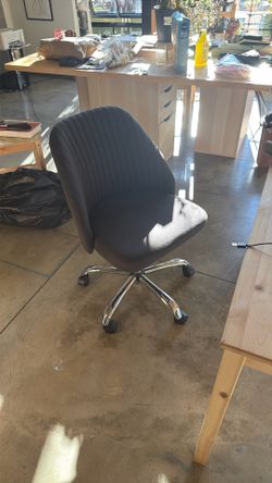 Swivel Office Chair