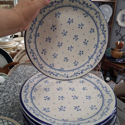 5 Dinner Plates Blue And White 