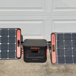 Jackery Explorer 2000 Pro with 2 SolarSaga 100W solar Panels