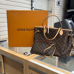 Louis Vuitton Purse W/ Wristlet 