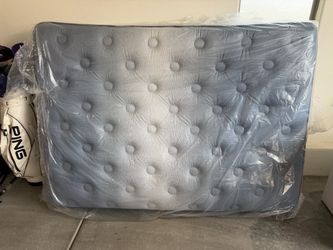 Full size mattress