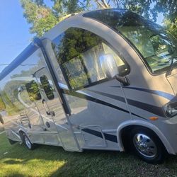 2016 Thor Axis  25.2