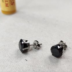 Black Diamond Earings $5 🖤