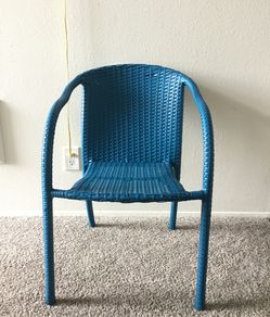 Outdoor balcony living room fun bedroom bathroom arm pool backyard patio blue chair 🪑