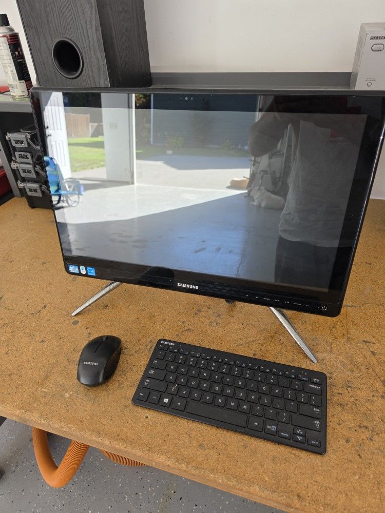 Samsung All-in-one Desktop Computer