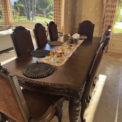 Expandable Dining Table