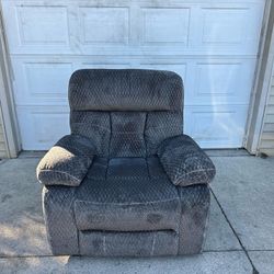 BRAND NEW recliner living room chair - Brown