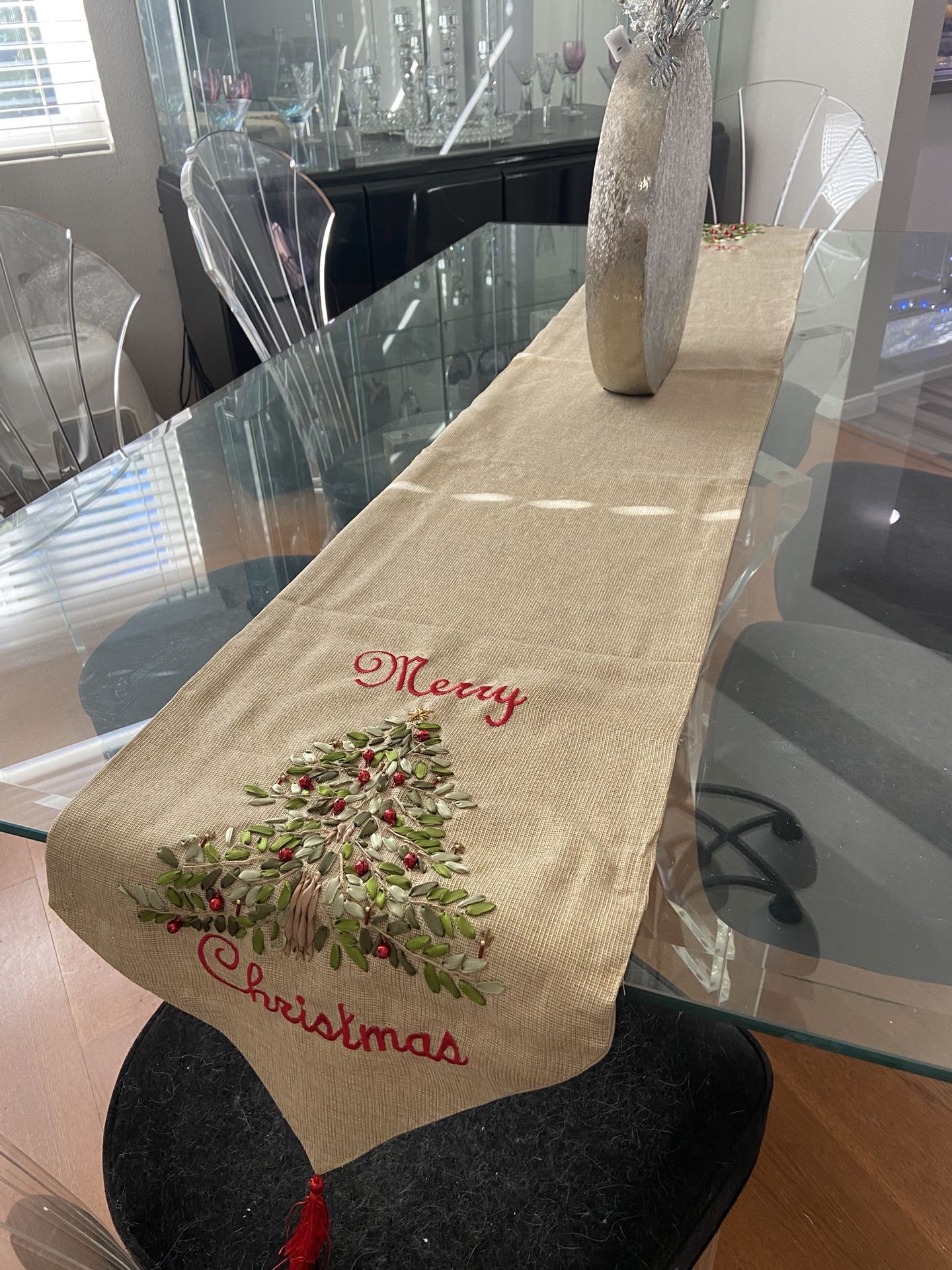 Beautiful And Elegant Tablecloth Runner Gold Color