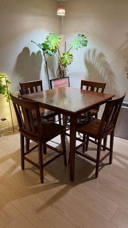 [Pending Sale] Wood Table and Chairs