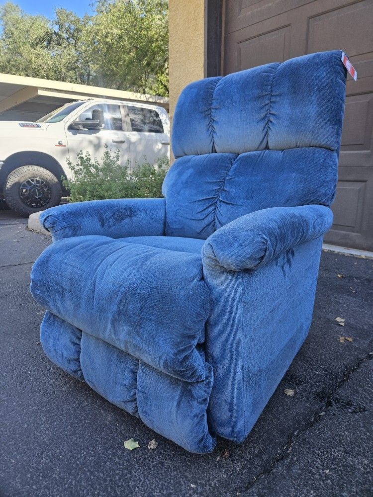 LAZY BOY ROCKER RECLINER CHAIR LIFENTIME WARRANTY