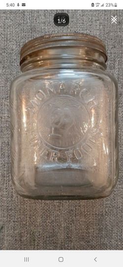 Monarch Coffee Jar Finer Foods w/lid & Lion