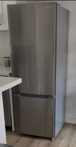 Insignia Refrigerator