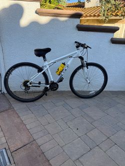 Adult GT Karakoram Medium Size Mountain Bike