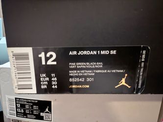 Air Jordan one mid SE