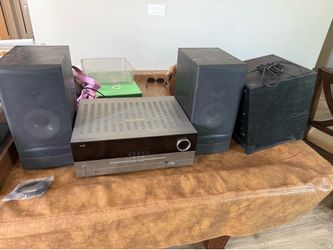 Harman/kardon receiver with speakers and amp