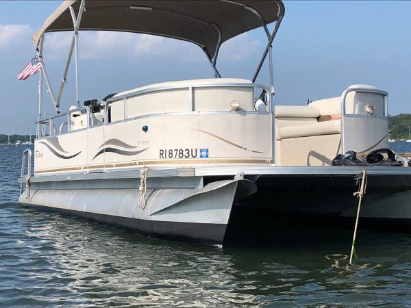 92009 tahoe 20’ harris pontoon boat